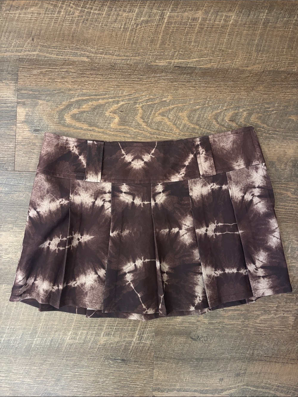 I.AM.GIA Brown Tie-Dye Pleated Mini Skirt
